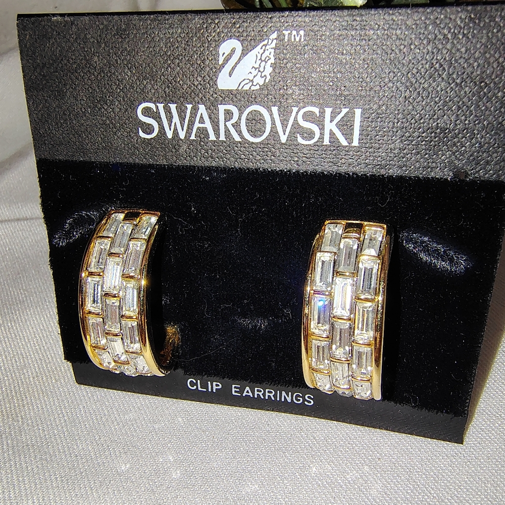 🦢Swarovski Clip-on Hoop Earrings Gold Tone w/ Crystals 1" - Picture 3 of 8